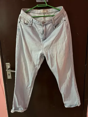 Calça jeans tam 42