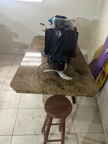 Mesa de granito intacta