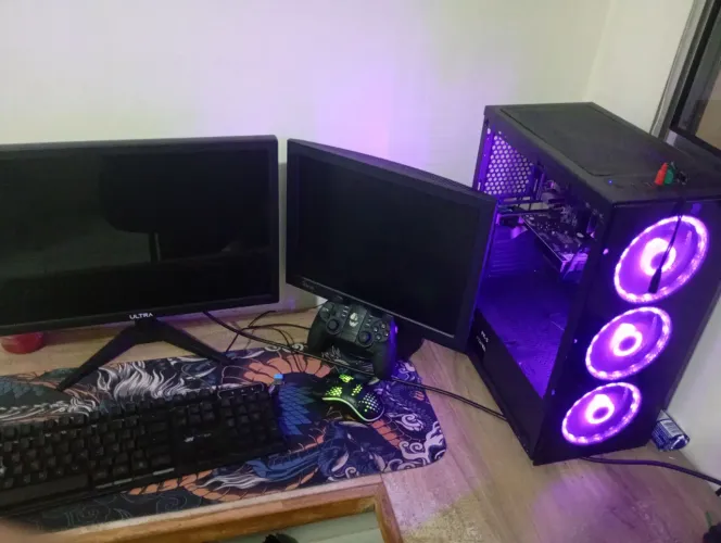 Pc gamer, +2 monitores, teclado+mouse+Mousepad, controle sem fio, conector de internet