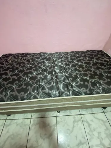 Cama de solteiro nova