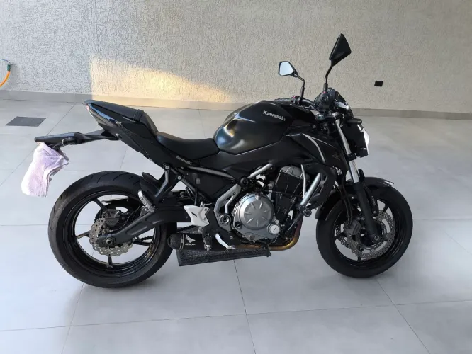 Z650 2017/2018 excelente estado