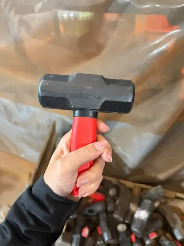 MARRETA DE AÇO SEM CABO 1,5KG