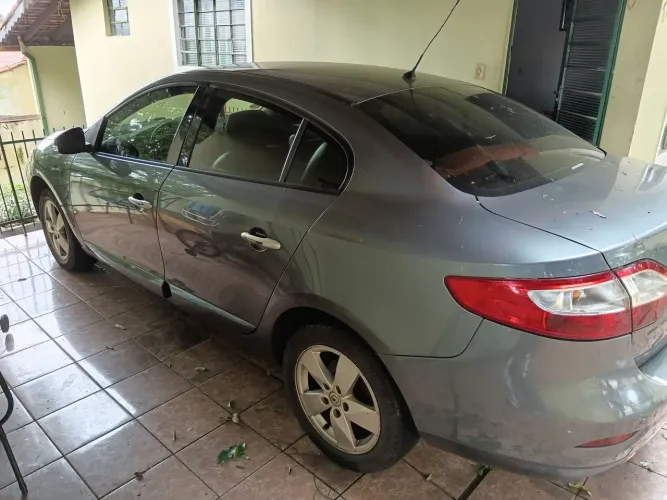 Renault Fluence Sed. Dynamique 2.0 16V Flex Aut. 2013