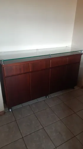 Vendo Aparadouro lindissimo na madeira maciça