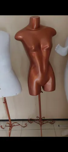 Busto manequim com pedestal