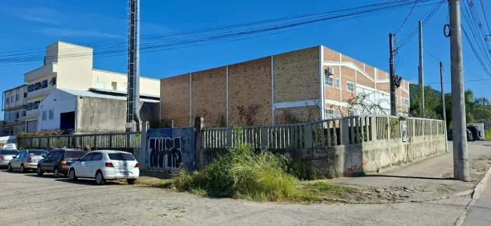 WE - EXCELENTE OPORTUNIDADE, TERRENO PLANO DE ESQUINA COM 504M² NA AV DAS TORRES