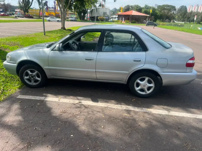 Toyota Corolla XEI 1.8/1.8 Flex 16V Aut. 2000