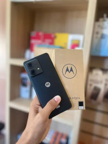 Moto Edge 40 Neo seminovo 256GB