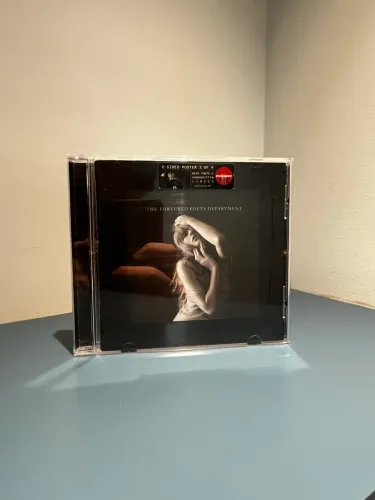 CD The Tortured Poets Department (Target, The Black Dog) - Taylor Swift (LEIA DESCRIÇÃO!!)