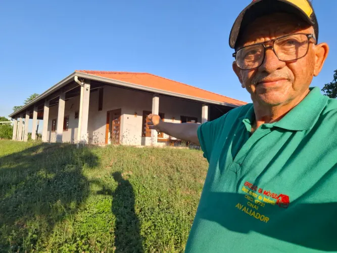 Belíssima casa de alto padrão no campo com 3 suites, piscina e pomar