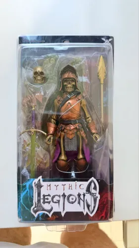 Boneco Mythic Legions Gold Skeleton 2