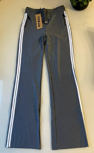 ?Calça Flare Pit Bull Jeans Cinza com Listras Laterais e Zíper - Nova com Etiqueta