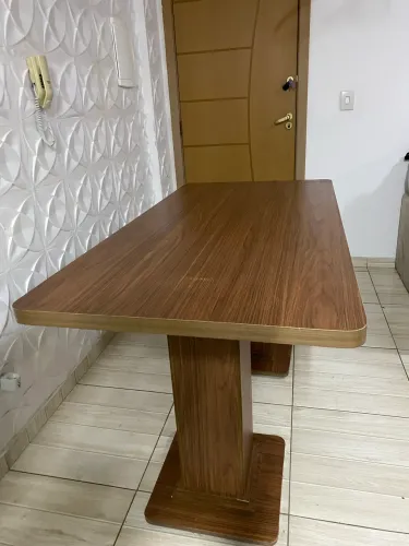 Mesa de Jantar 6 Lugares - Acabamento Amadeirado