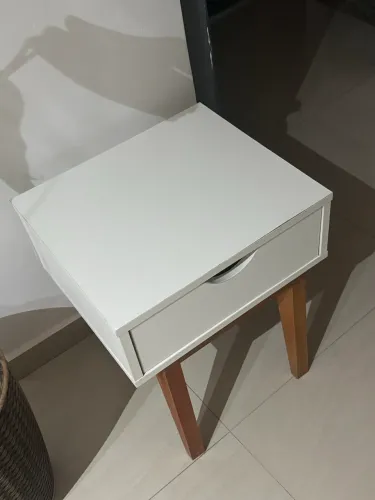 Mesa cabiceira