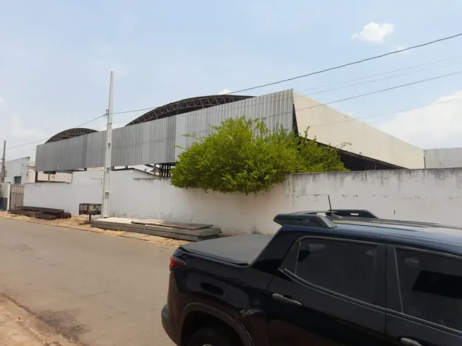 Excelente Barracão para locação  com 4.500 metros quadrados em  Várzea Grande - MT