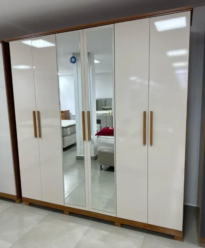 Guarda roupa 6 portas novo