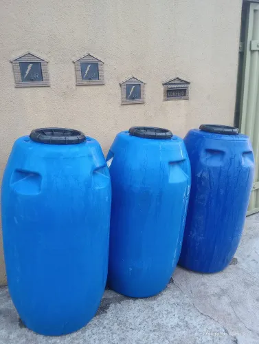 Bombonas de azeitona 240.litros com tampa