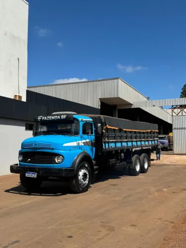 Mercedes MB 1513 Graneleiro 