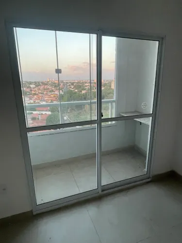 Porta de Correr em Alumínio e Vidro - 1,80 x 2,10 m