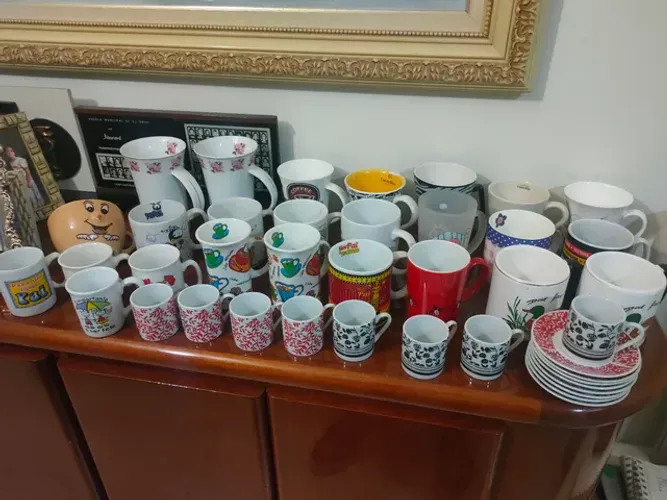 Chicaras e Canecas louça colecionadores