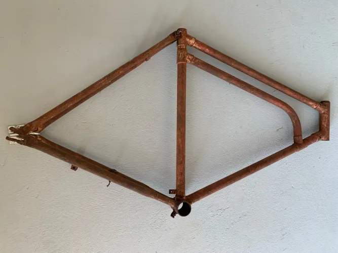 QUADRO DE BICICLETA ANTIGA - NÃO FAÇO IDEIA QUE QUADR SEJA