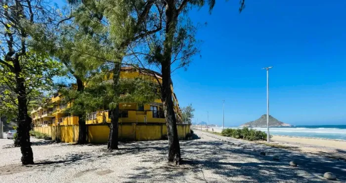 RECREIO: 02 SUÍTES PÉ NA AREIA PRAIA DO PONTAL INFRA E PORTARIA 24 HORAS 02 VAGAS