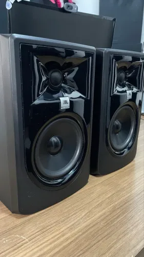 Monitor de áudio JBL LSR 305 Mk2