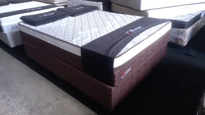 Cama de casal com molas ensacadas
