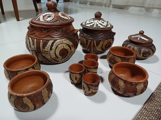 ARTE MARAJOARA. Conjunto de louças de cerâmica artesanal. Lote c 11 pç. Antiguidade 