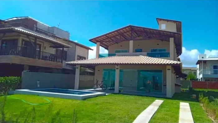 Casa dúplex disponível para venda na praia do cumbuco-caucaia