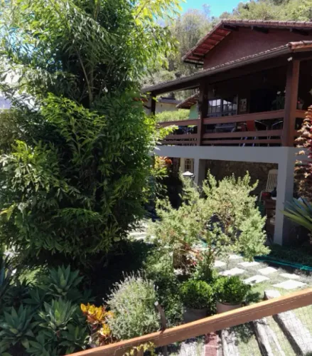Casa Petrópolis Araras 2 suítes e casa para hóspede ótimo condomínio