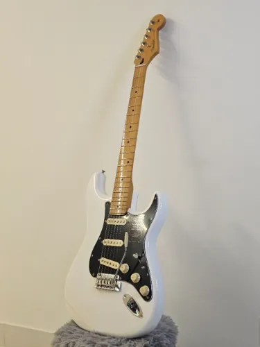 Fender Stratocaster Mexicana Player II Polar White NOVA NA CAIXA