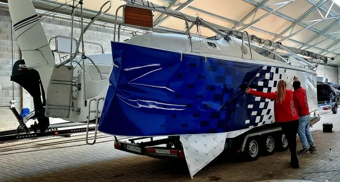 Envelopamento Náutico, tapeçaria, capas náuticas, fechamento Náutico, teca de borracha