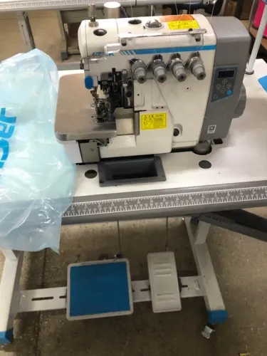 Máquina de Costura Industrial Jack Overlock C2