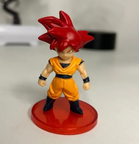 ? Action Figure Goku Super Saiyajin God (SSJ Red) ?