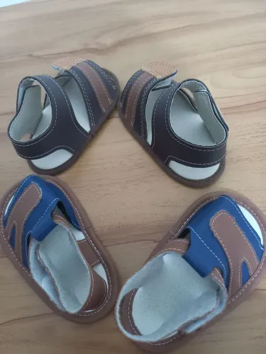 Sandália  de bebe  semi nova pouco usada