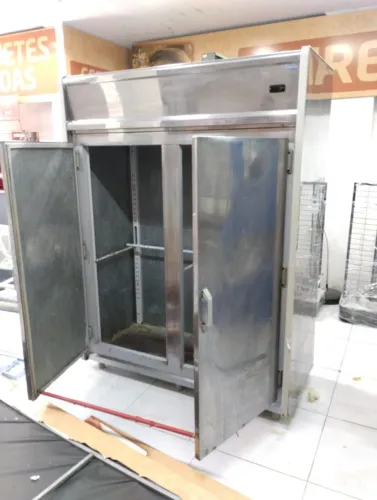 Mini Câmara Refrigerada 1600L Gelopar 2 Portas 220v