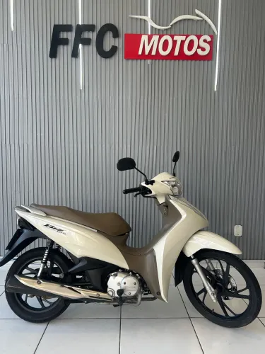 Biz 125 ex ano 2022 IPVA 2025   pago Faço Financiamento