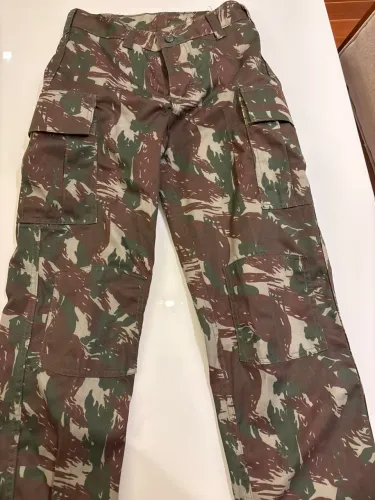 Calça camuflada feminina tamanho PP NOVA
