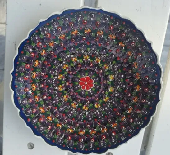 Prato decorativo de parede em porcelana turca com pintura manual 18cm