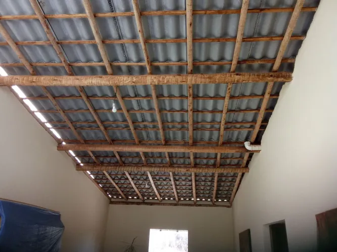 Sou pedreiro e carpinteiro e bombeiro hidráulico e faço serviço de eletricista e Pinto 