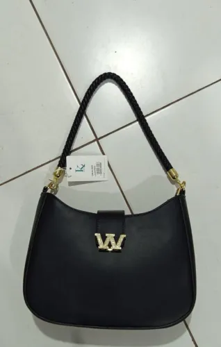 Bolsa de Ombro Preta - Luxo e Estilo!