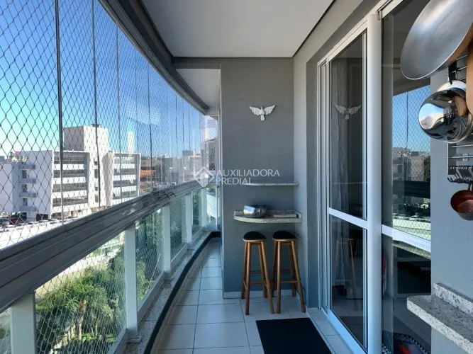 Cobertura Duplex à Venda em Coqueiros - 3 Suítes, 2 Vagas e Lazer Completo