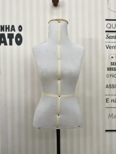 Busto de costura branco
