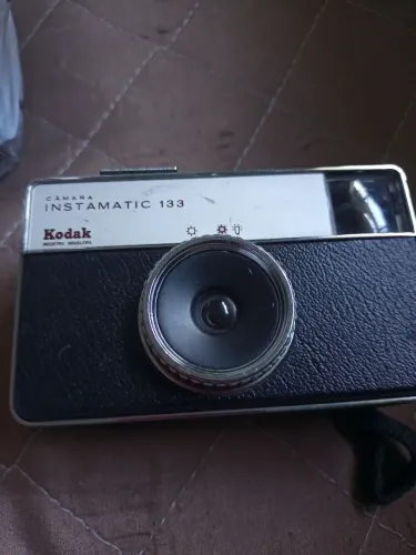 duas máquinas fotográficas  Kodak