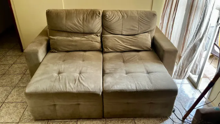 Sofá dois lugares 