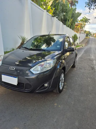 Fiesta ano 2013, motor 1.6, completo