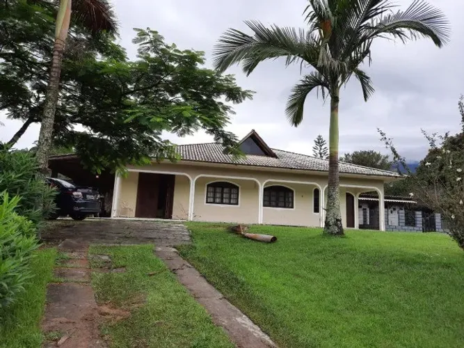 Sítio em Águas Mornas 7.5 Hectares para Condomínio Rural com Parte urbanal e Turismo.