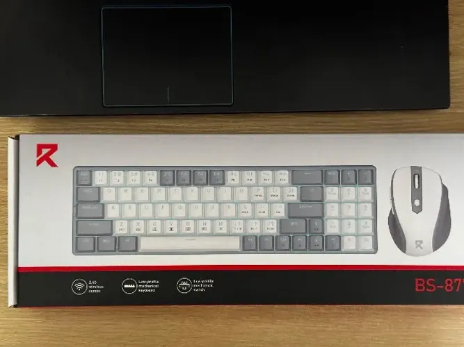 Kit Mouse e teclado mecânico sem fio Redragon 