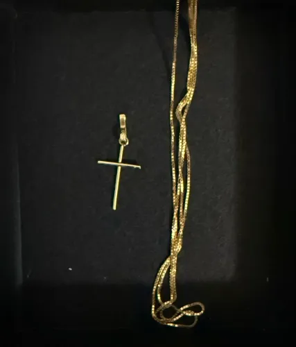 Corrente e pingente de ouro - Monte Carlo